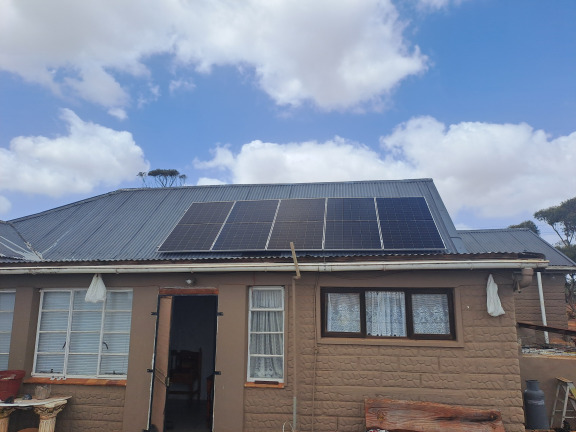 off-grid inverter and batteries